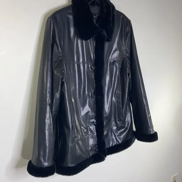 Outbrook | Y2K black vinyl and faux fur aviator jacket Size L - Picture 3 of 9